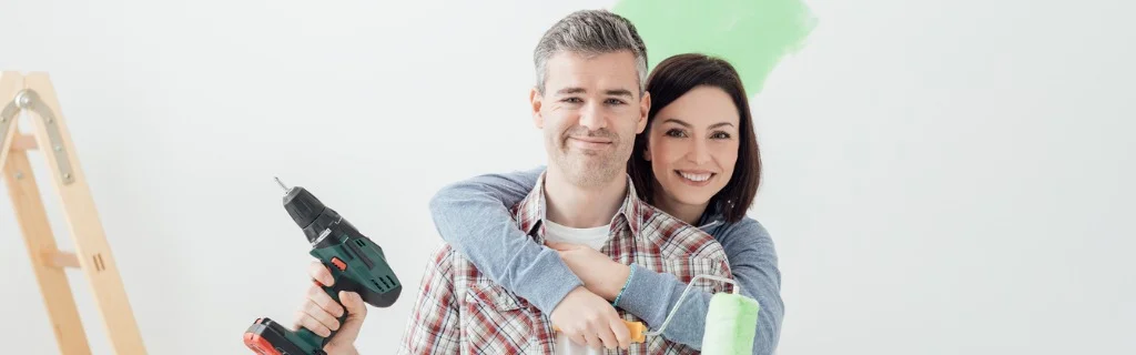 couple-doing-home-renovations-picture-id891550144.jpg