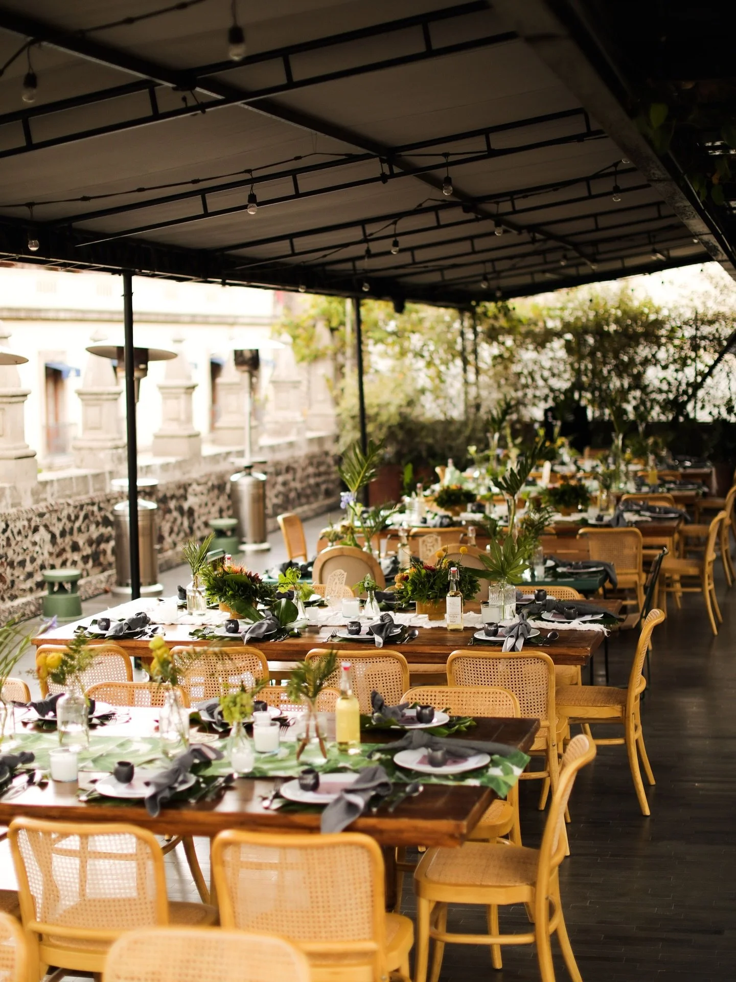 Flores que cuentan tu historia de amor.

Dise&ntilde;amos escenarios &uacute;nicos para el &ldquo;s&iacute;, acepto&rdquo; ✨
Cada detalle floral est&aacute; pensado para emocionar, envolver y quedarse en la memoria.

💐 Bodas que florecen para siempr