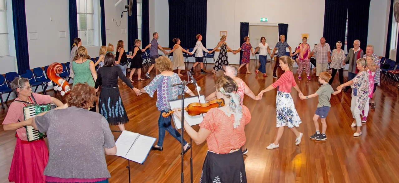 Dancing together - The Folk House 2019