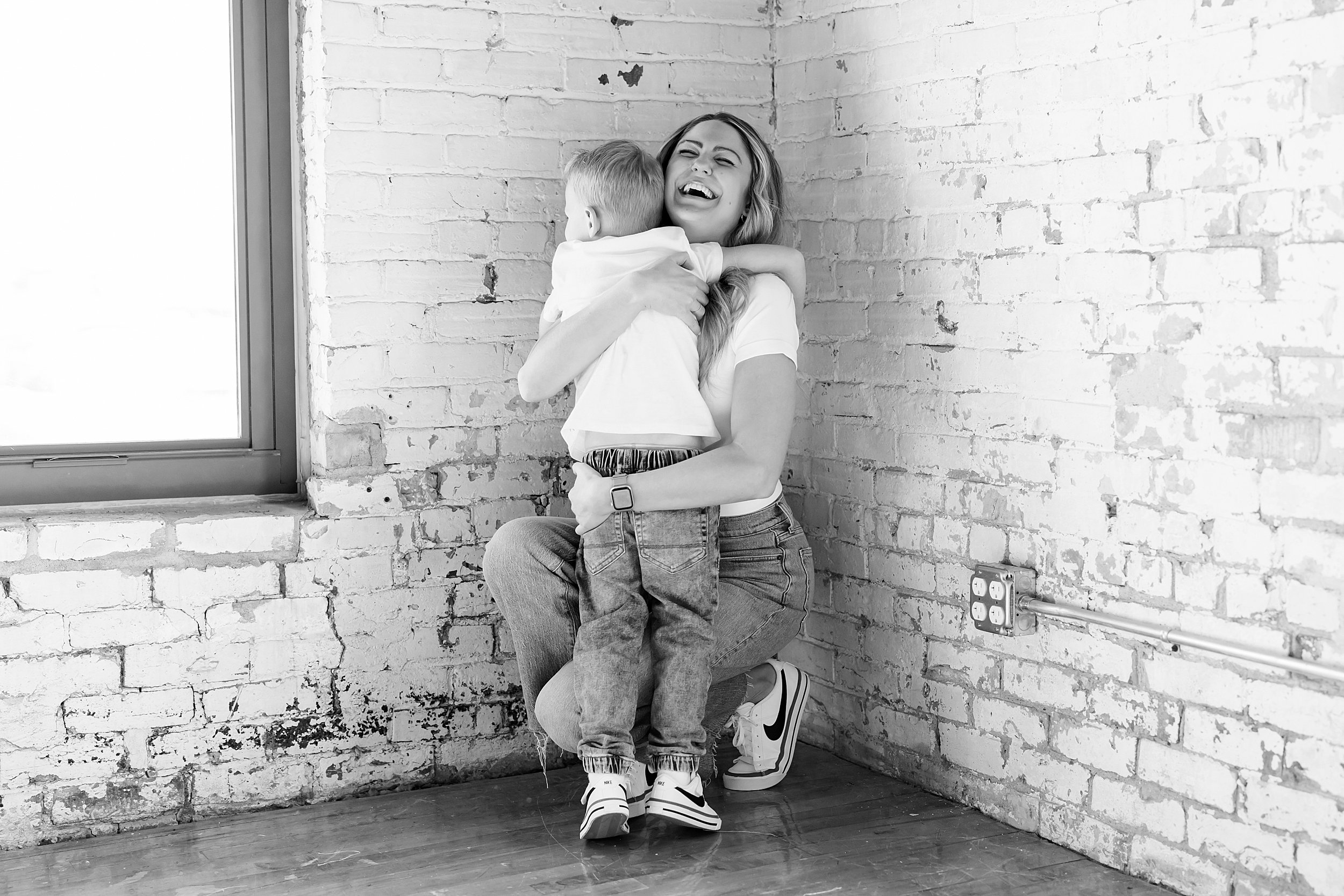 Minneapolis_Family_Motherhood_Photographer_Juniper_Loft_09.jpg