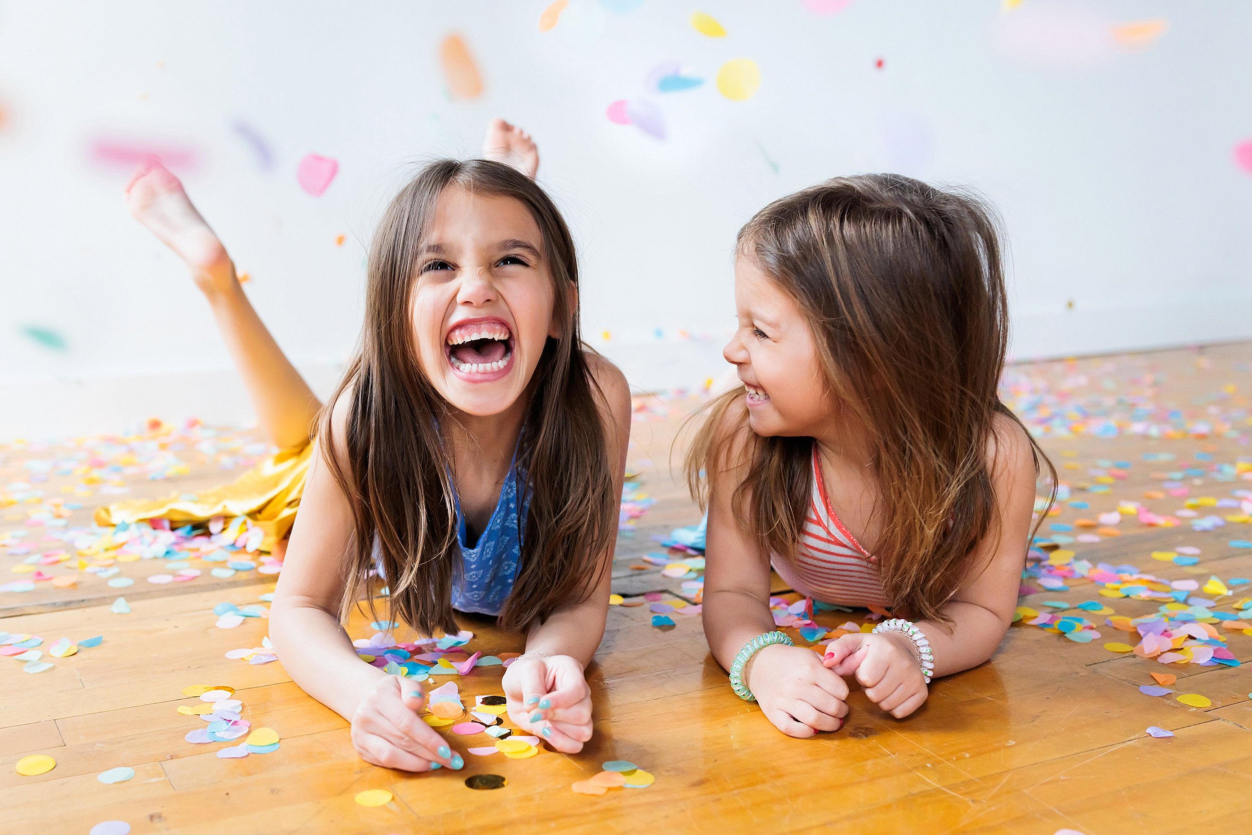 Fun-Minneapolis-Family-Photographer-Colorful-Confetti-04.jpg
