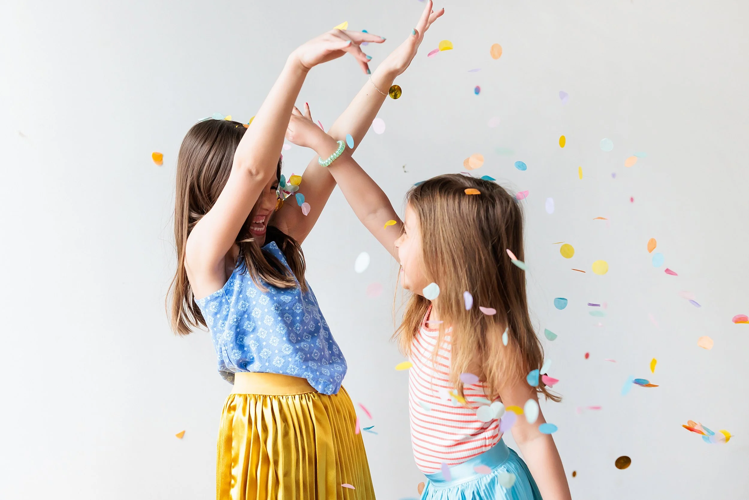 Fun-Minneapolis-Family-Photographer-Colorful-Confetti-10.jpg