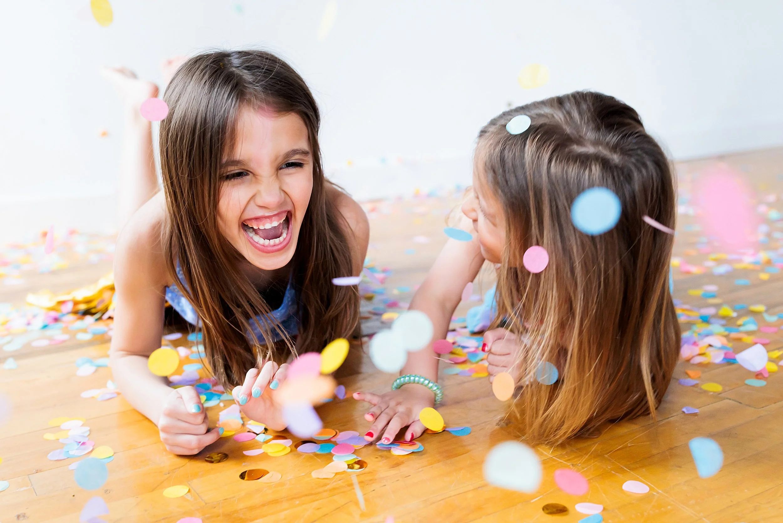 Fun-Minneapolis-Family-Photographer-Colorful-Confetti-23.jpg