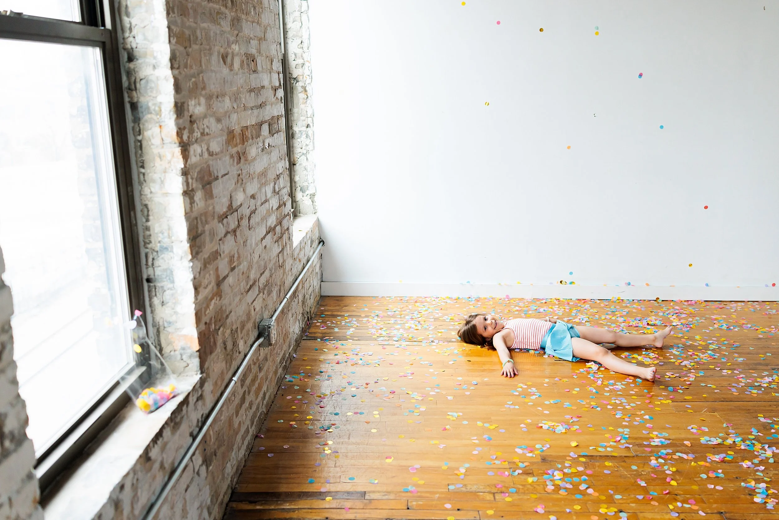 Fun-Minneapolis-Family-Photographer-Colorful-Confetti-32.jpg