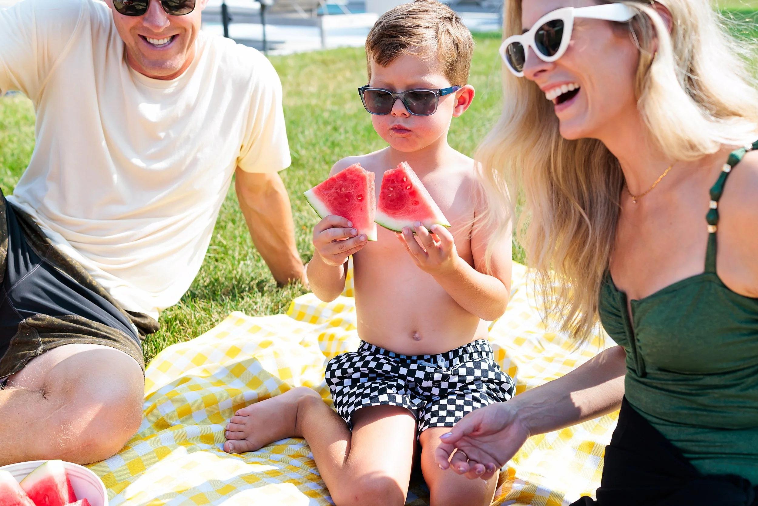 Colorful-Fun-Pool-Family-Session-Minneapolis-Photographer-16.jpg