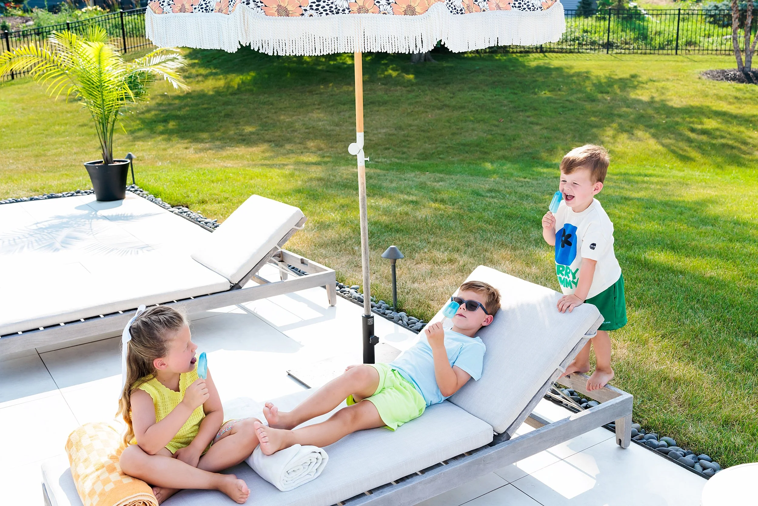 Colorful-Fun-Pool-Family-Session-Minneapolis-Photographer-24.jpg