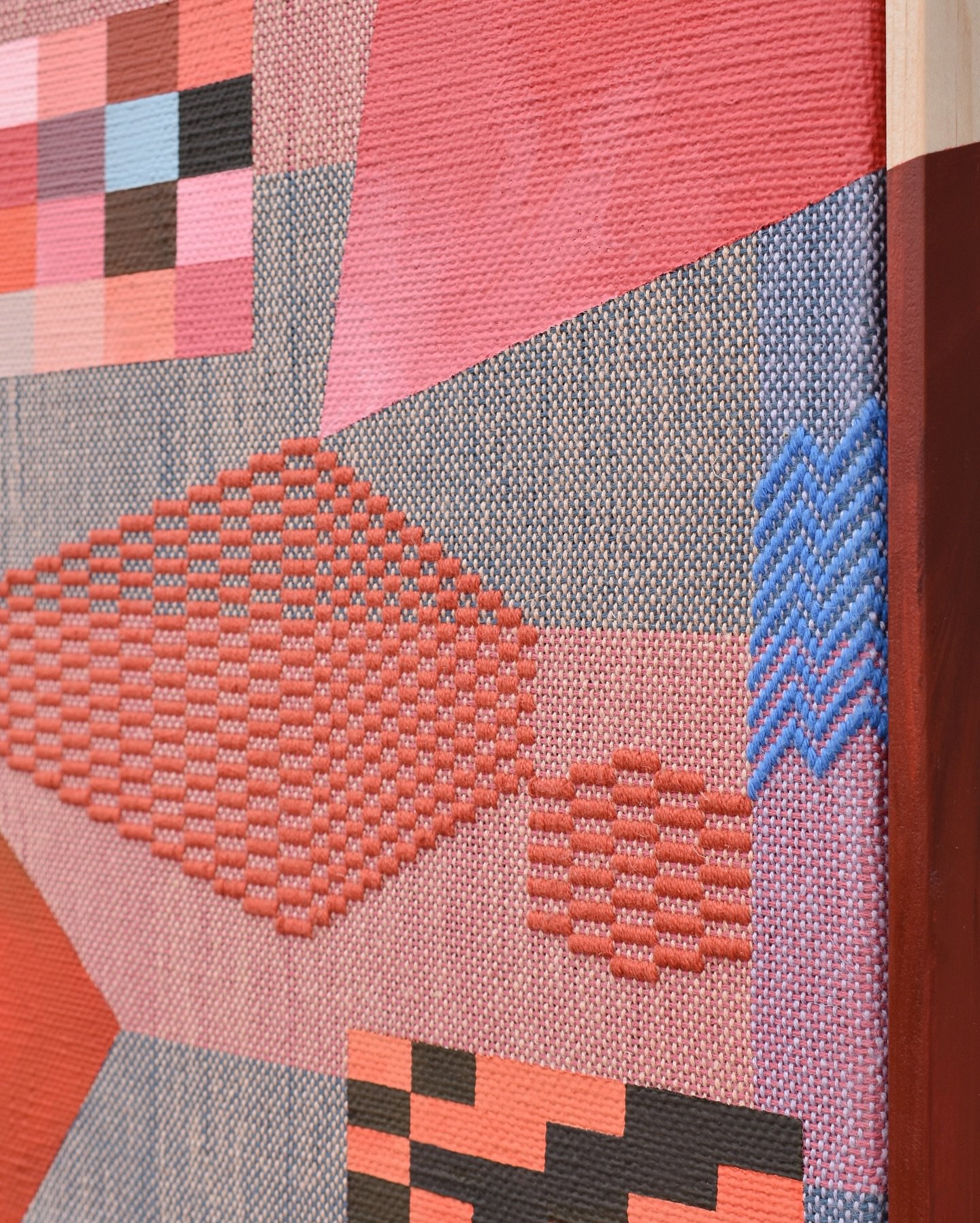 ding dong ring ring rise and shine

&ldquo;CHROMA&rdquo; opens tonight
see @midnight___gallery for details
midnightartgallery.com

Pictured:
&ldquo;Strawberry Alarm&rdquo;
12 x 12 x 2.5
Acrylic on Handwoven Cotton + Linen 

🍓🍓🍓🍓🍓🍓