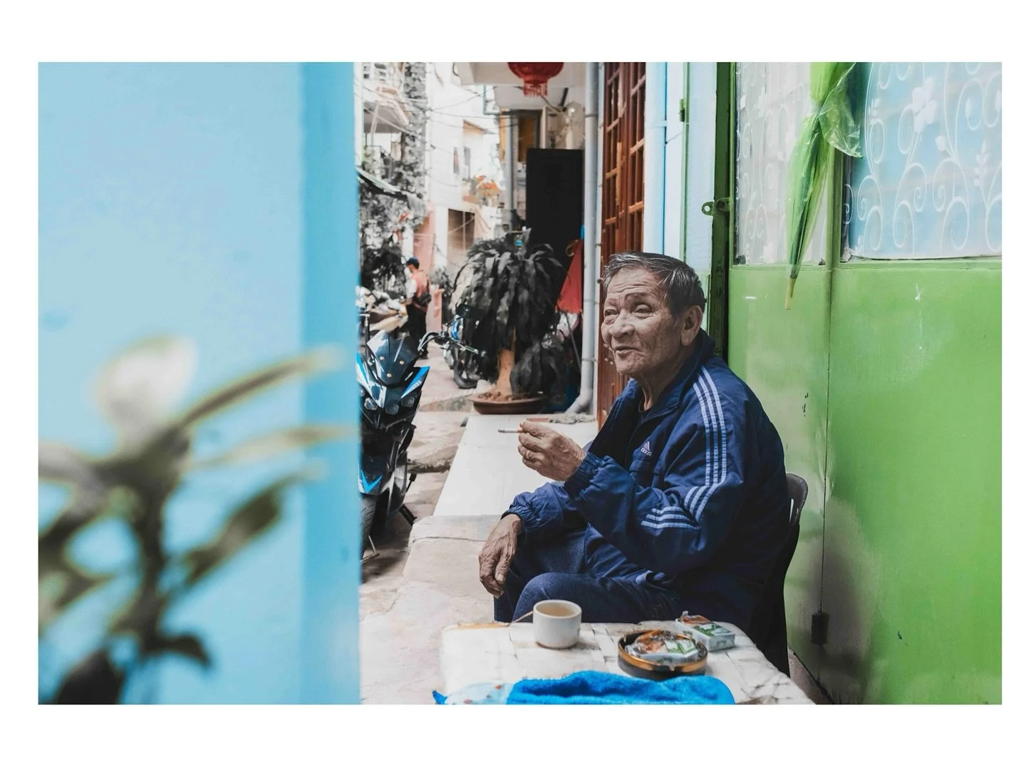 In the alleys of Hon G&aacute;i, Ha Long Bay, where every face tells a story. 

📷 @fujifilmx_us 
🎨 @Lightroom
&copy; Wes Marsala 2025

👆🏻hit the follow for more

#TravelMemories 
#HonGai #HaLongBay #VietnamTravel #StreetPhotography #CandidMoments