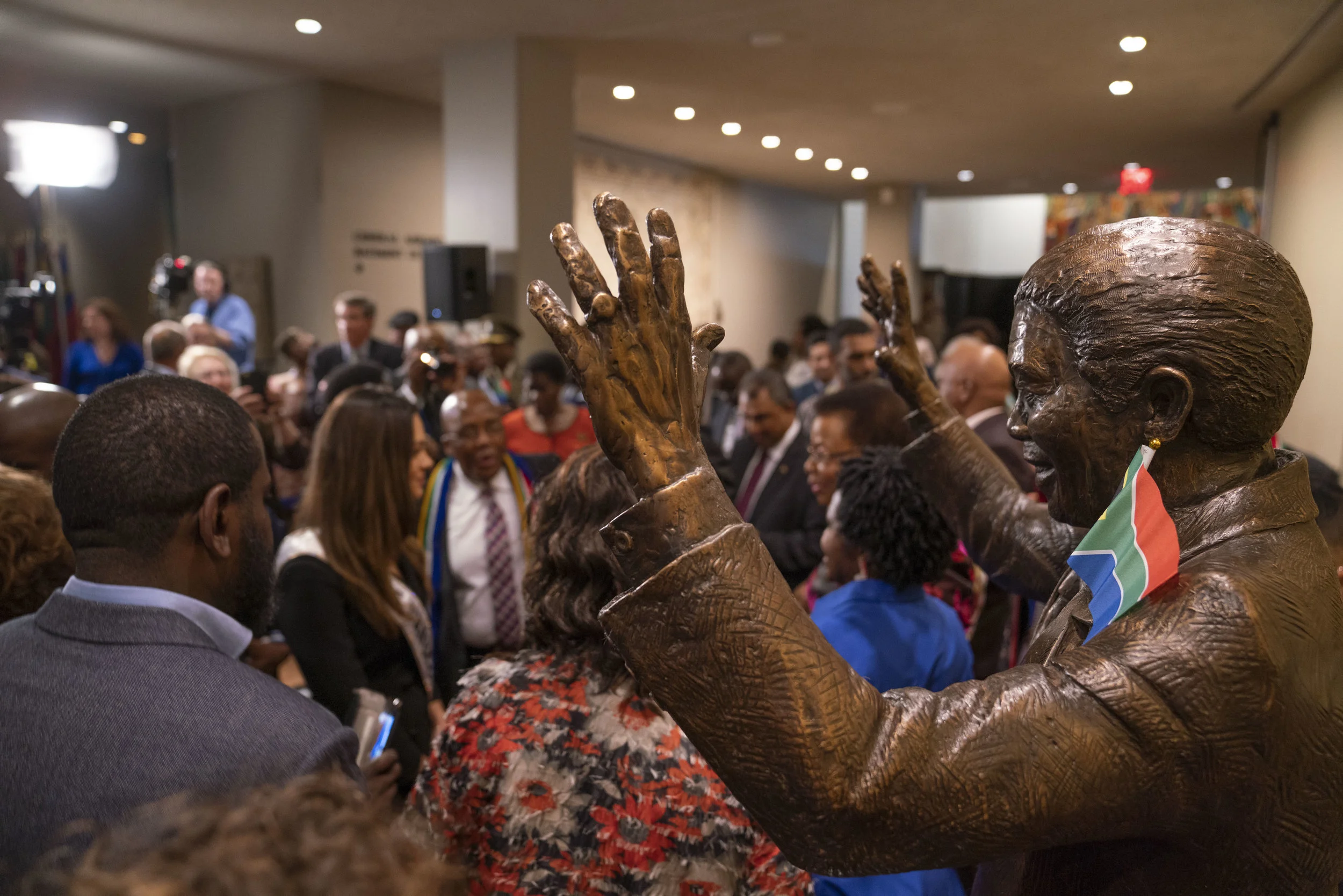 Unveiling Ceremony of Nelson Mandela Statue from South Africa. At right, the Nelson Mandela Statue gifted to the United Nations by the Republic of South Africa. Photo credits: UN Photos