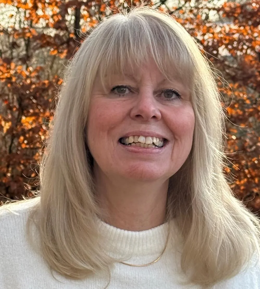 Kom och tr&auml;ffa Suzanne Hovander fr&aring;n Sinnenas-keramik 🌱

Naturv&auml;sen! Finns de? Ja, de &auml;r alltj&auml;mt allest&auml;des n&auml;rvarande och har s&aring; varit genom m&auml;nniskans historik. 
I sitt ursprung, levde m&auml;nniskor