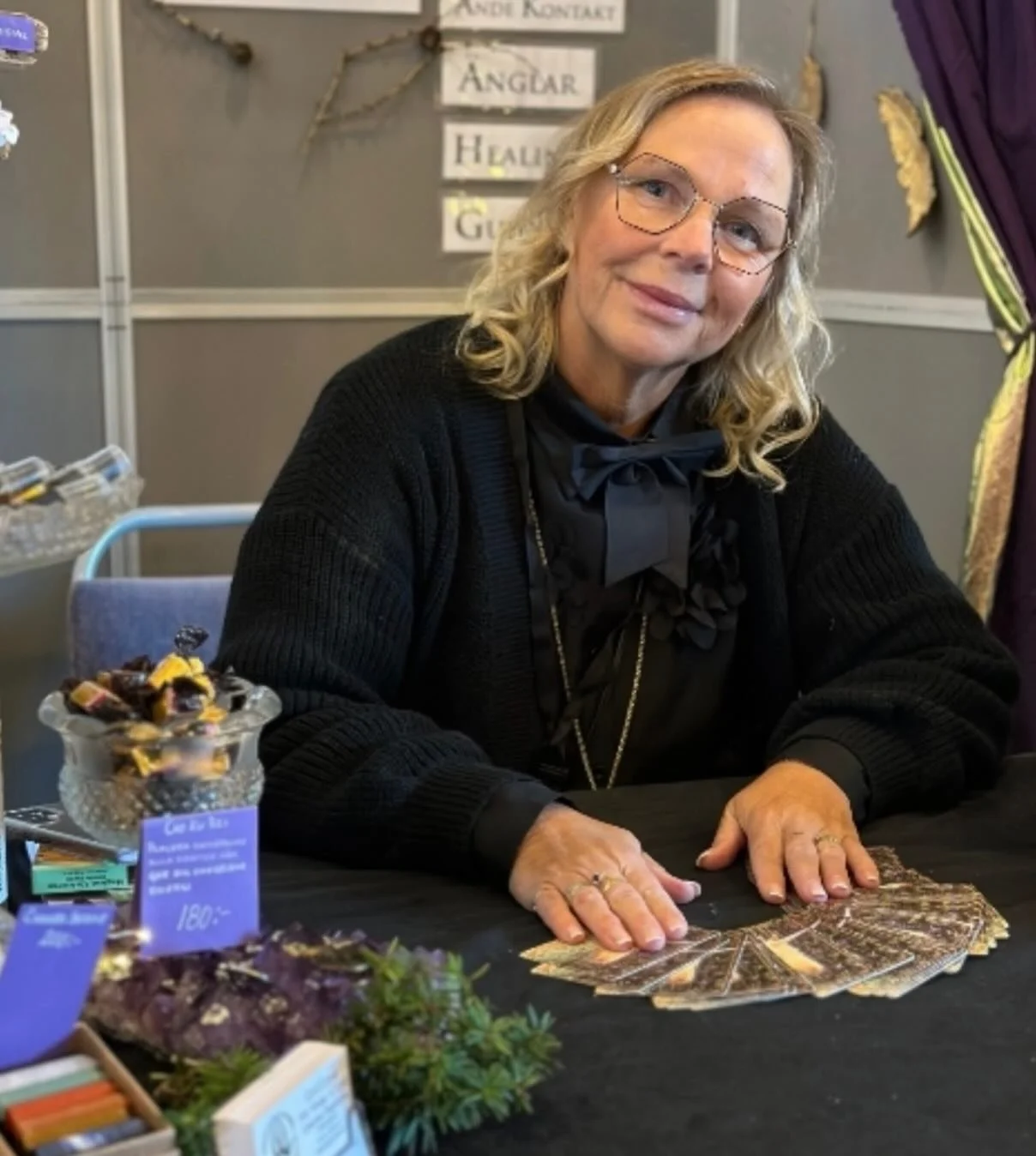 Kom och tr&auml;ffa Catarina p&aring; Helhetsm&auml;ssan 🌱

Varmt v&auml;lkommen till mig, Catarina Degerstam och Criilona f&ouml;r kropp &amp; sj&auml;l. Hos mig kan du f&aring; medial v&auml;gledning. Kontakt med andar ,tidigare liv, guider och &a