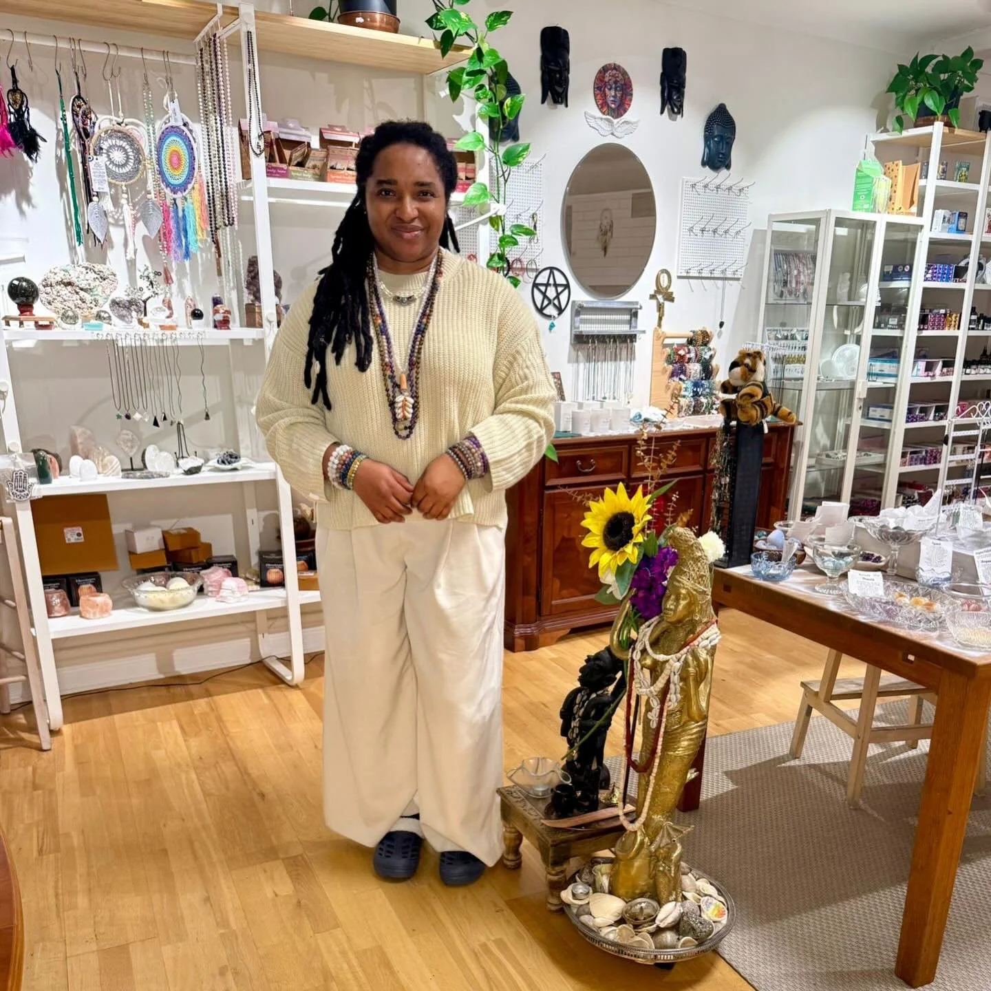 Aisosa Spirituella - v&auml;lkommen som utst&auml;llare p&aring; Helhetsm&auml;ssan 🌱

Utforska butiken och uppt&auml;ck ett brett utbud av produkter tillsammans med Healing Spa-tj&auml;nster som skapar balans och v&auml;lbefinnande. 
Alla produkter