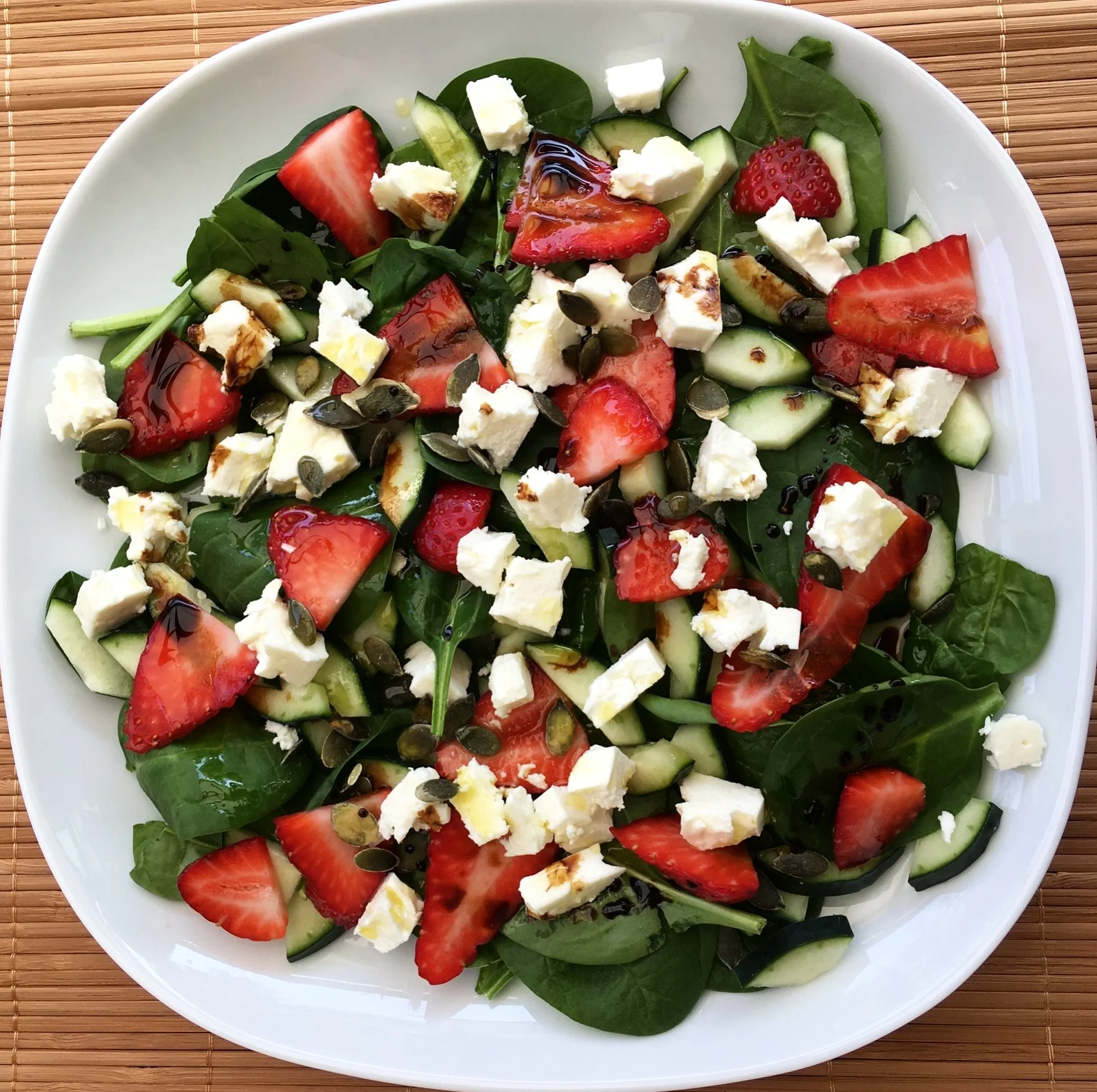 Insalata di Primavera con Fragole e Feta