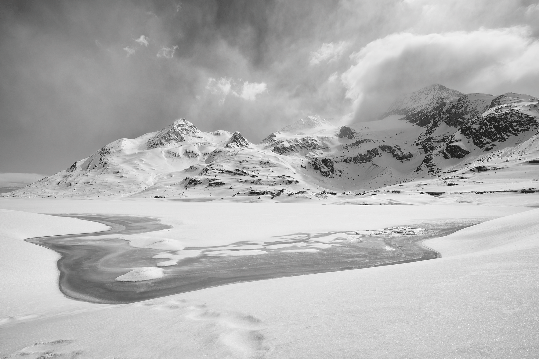 Lago_Bianco_April_Snow_perceptual.gif