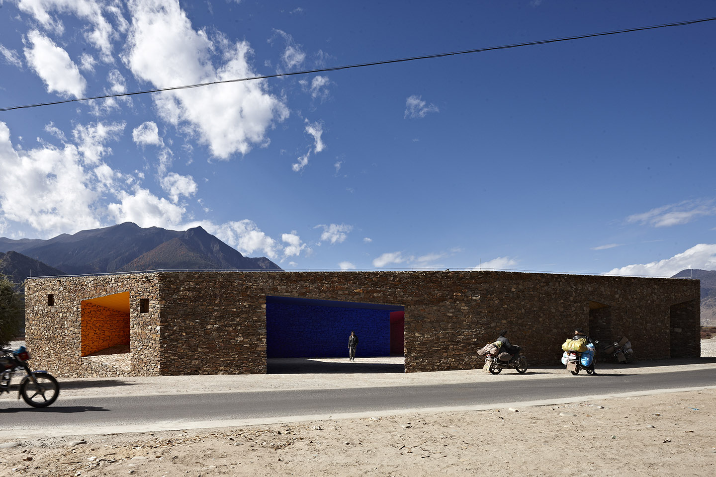  尼洋河游客中心, 西藏 Niyang River Visitor Center, Tibet  -READ MORE-  