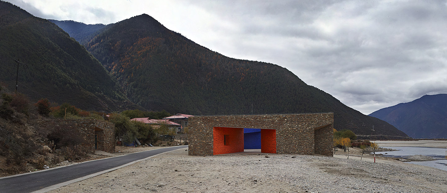   尼洋河游客中心, 西藏   Niyang River Visitor Center, Tibet   -READ MORE-  