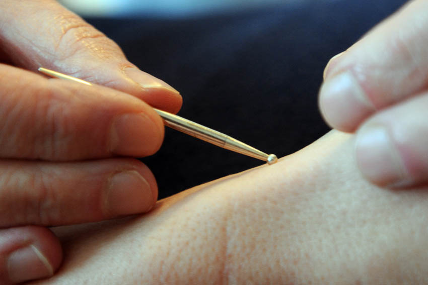 TEISHIN Teishin is a special Japanese tool with a rounded tip made of gold, silver, bronze or other materials. It is used to stimulate acupuncture points through touch rather than needle insertion. Treatments with the Teishin tend to be shorter in duration, but still tremendously effective in treating a wide range of ailments. This treatment is interactive, and the practitioner will be in the room with the patient throughout the entire duration of the treatment. It is a wonderful treatment for patients of all ages, and is ideal for treating children or patients with an aversion to needles.