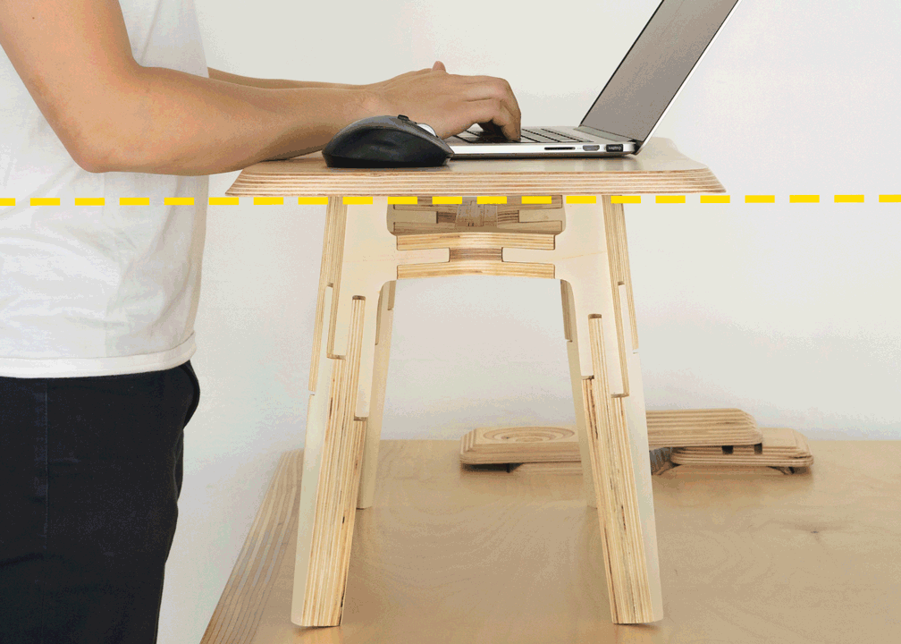 We all have different heights. A personalized standing desk improves your working posture and therefore your productivity.