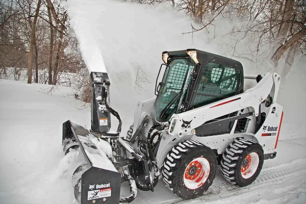 Bobcat-S590_with_Snowblower-197896-119495-hr.jpg