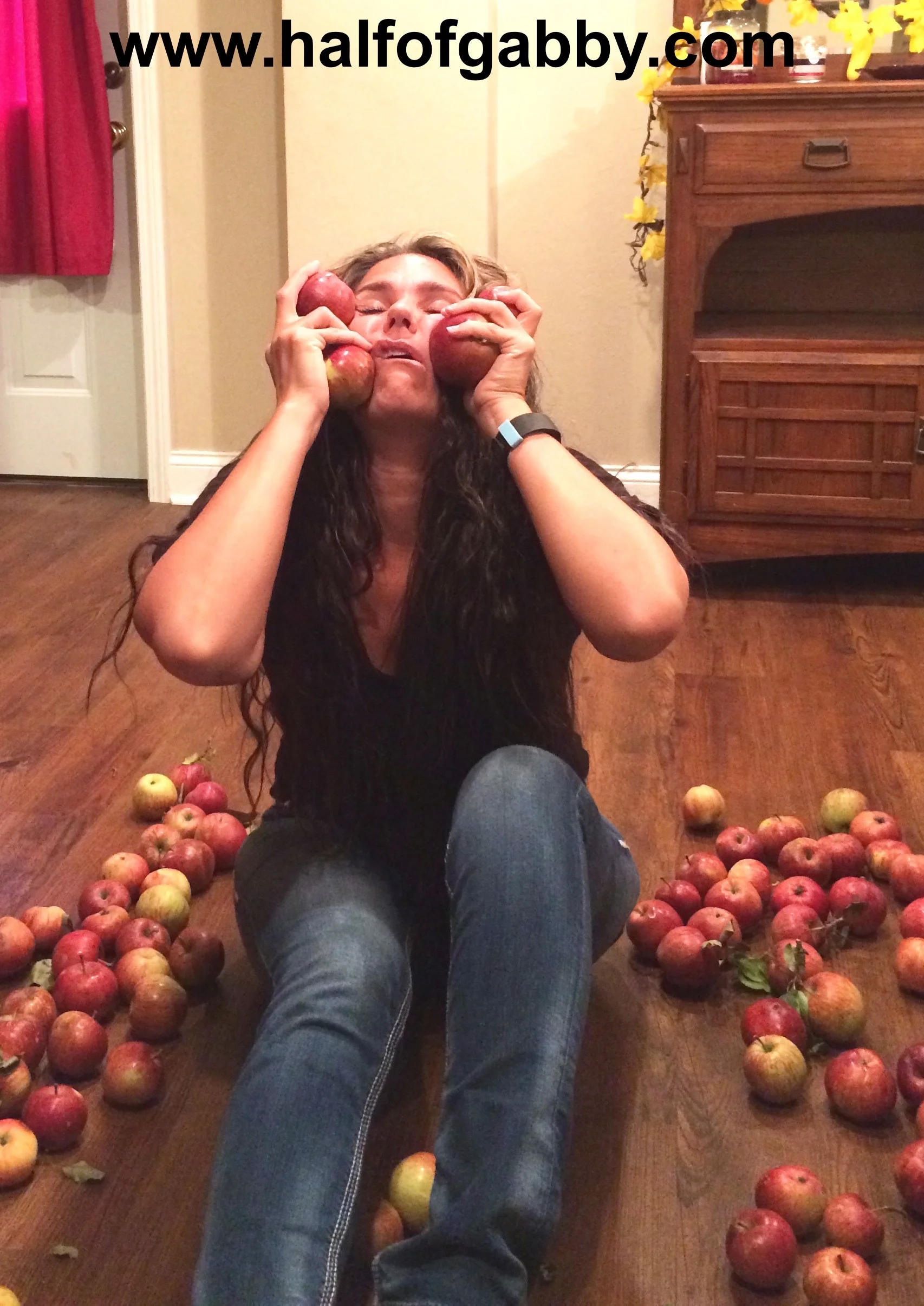 CROCKPOT CINNAMON APPLESAUCE No Sugar Added! — Half of Gabby