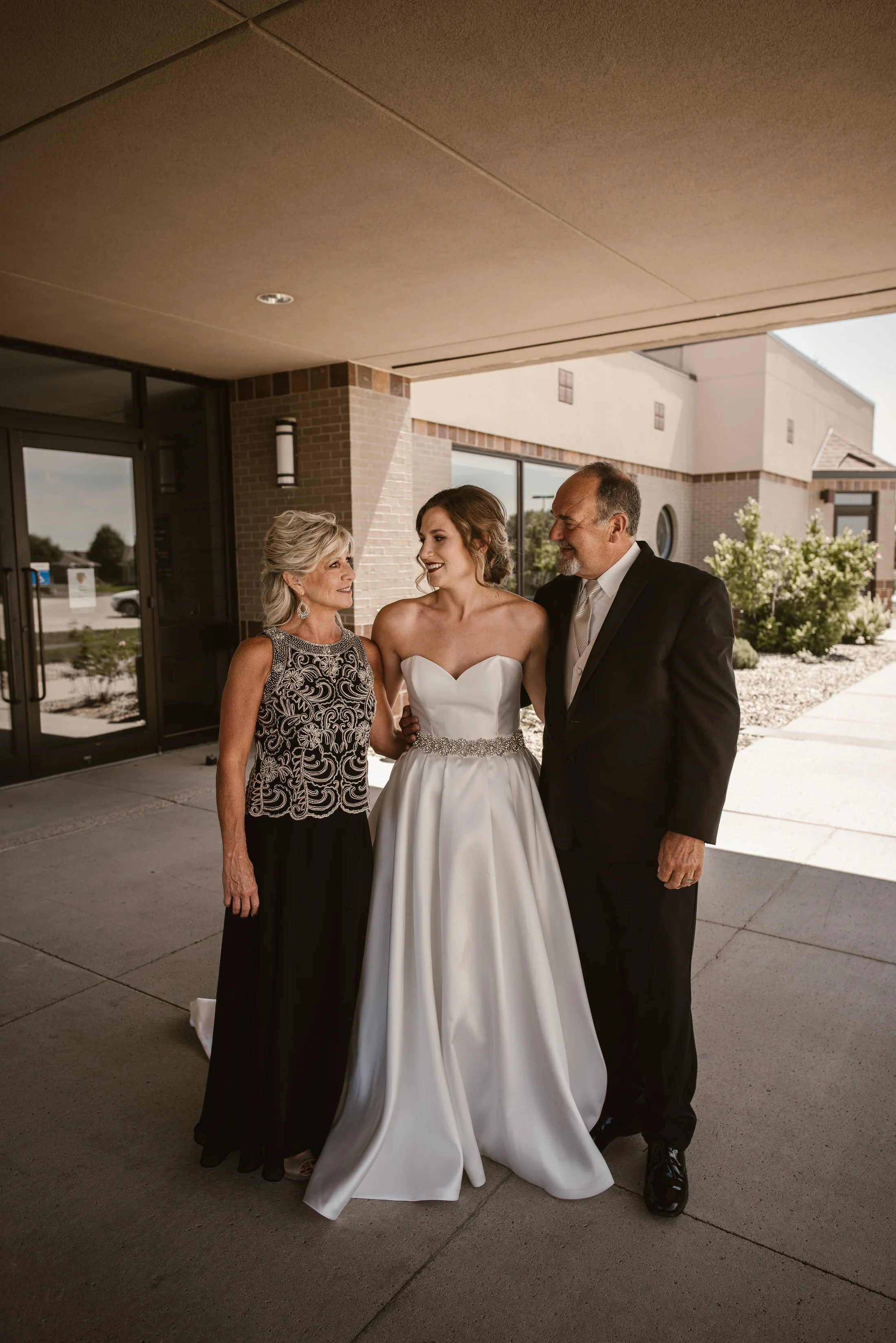 Kaylie-Sirek-Photography-Yankton-SD-Old-Mill-Wedding-037.jpg