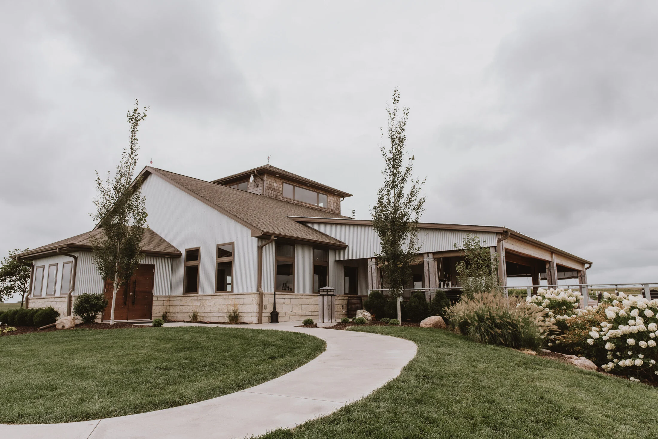 Cozy Rainy Glacial Till Vineyard & Winery Wedding Palmyra, NE