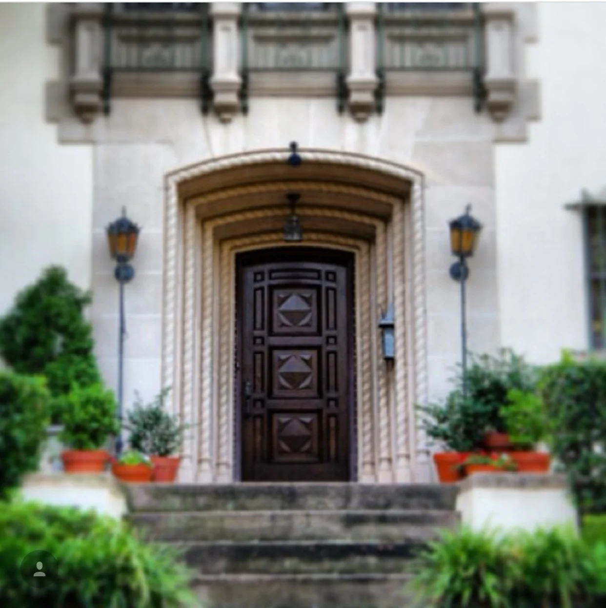 Neighborhood Scope: Inside the Historic Heritage Hills — Darian Woolbright