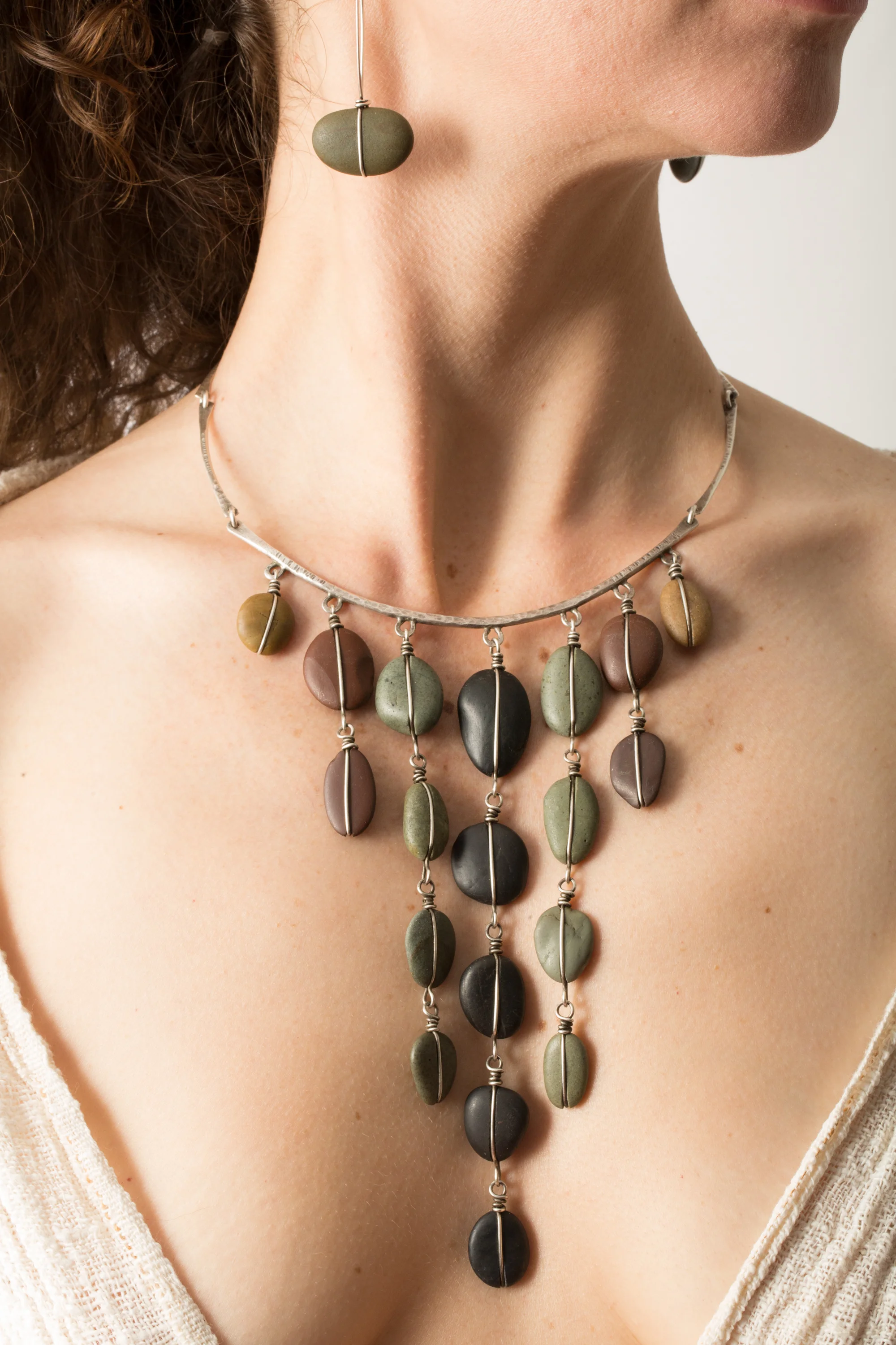 Rebecca Bashara stone necklace and earrings