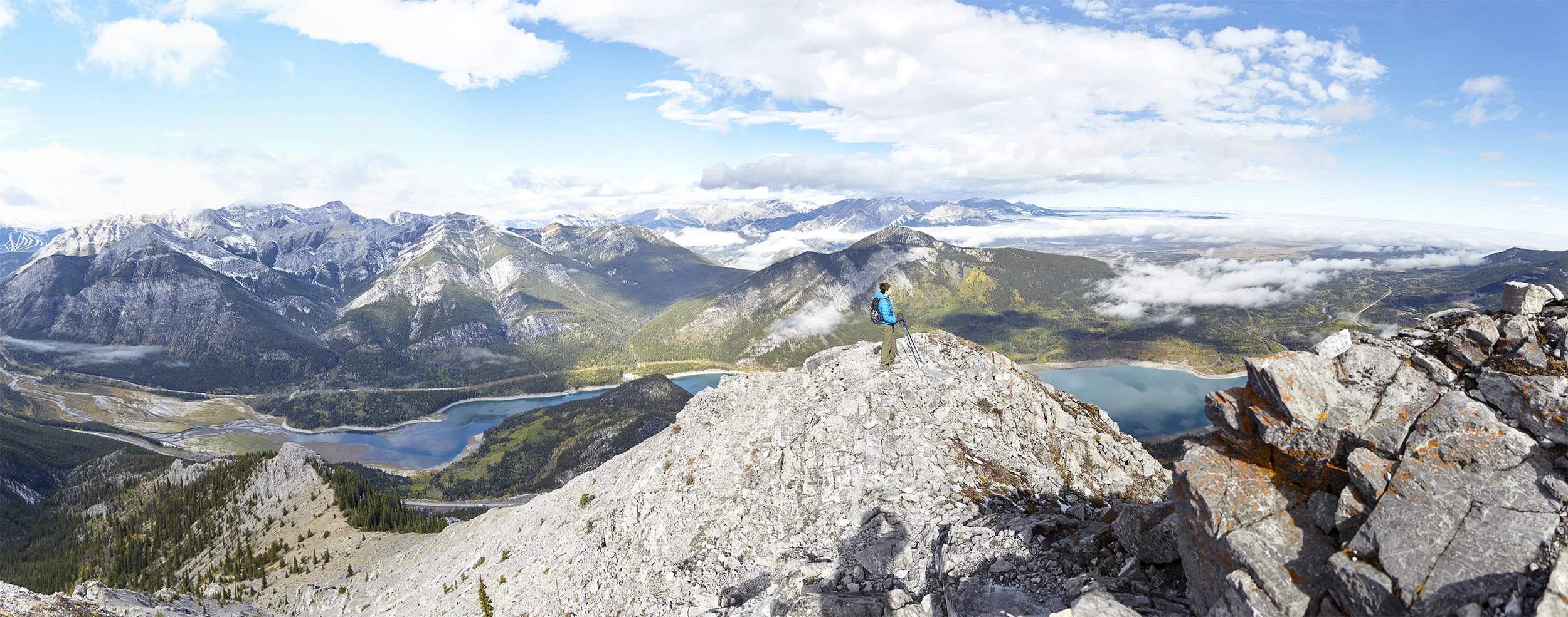 Another panorama on descent. Distant peaks include Skogan Peak, Grant MacEwan Peak , and Yates Mountain.