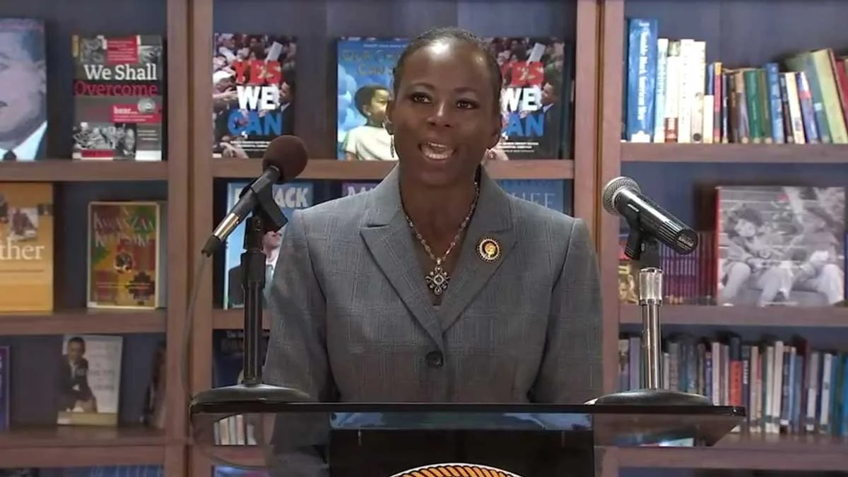 Illinois to Fund Summer Jobs For Low-Income Youth And Young Adults