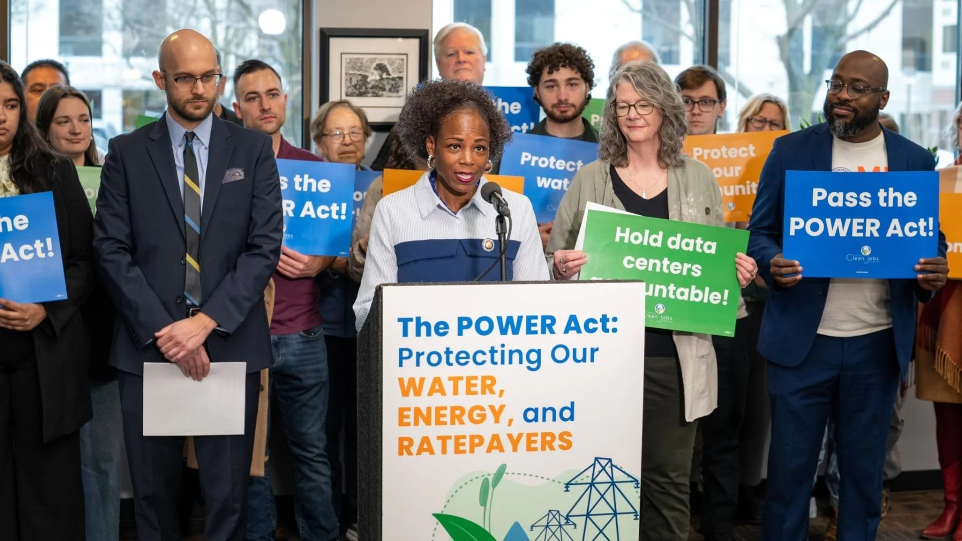 Illinois lawmakers debate data center regulations in response to growing energy and water use concerns