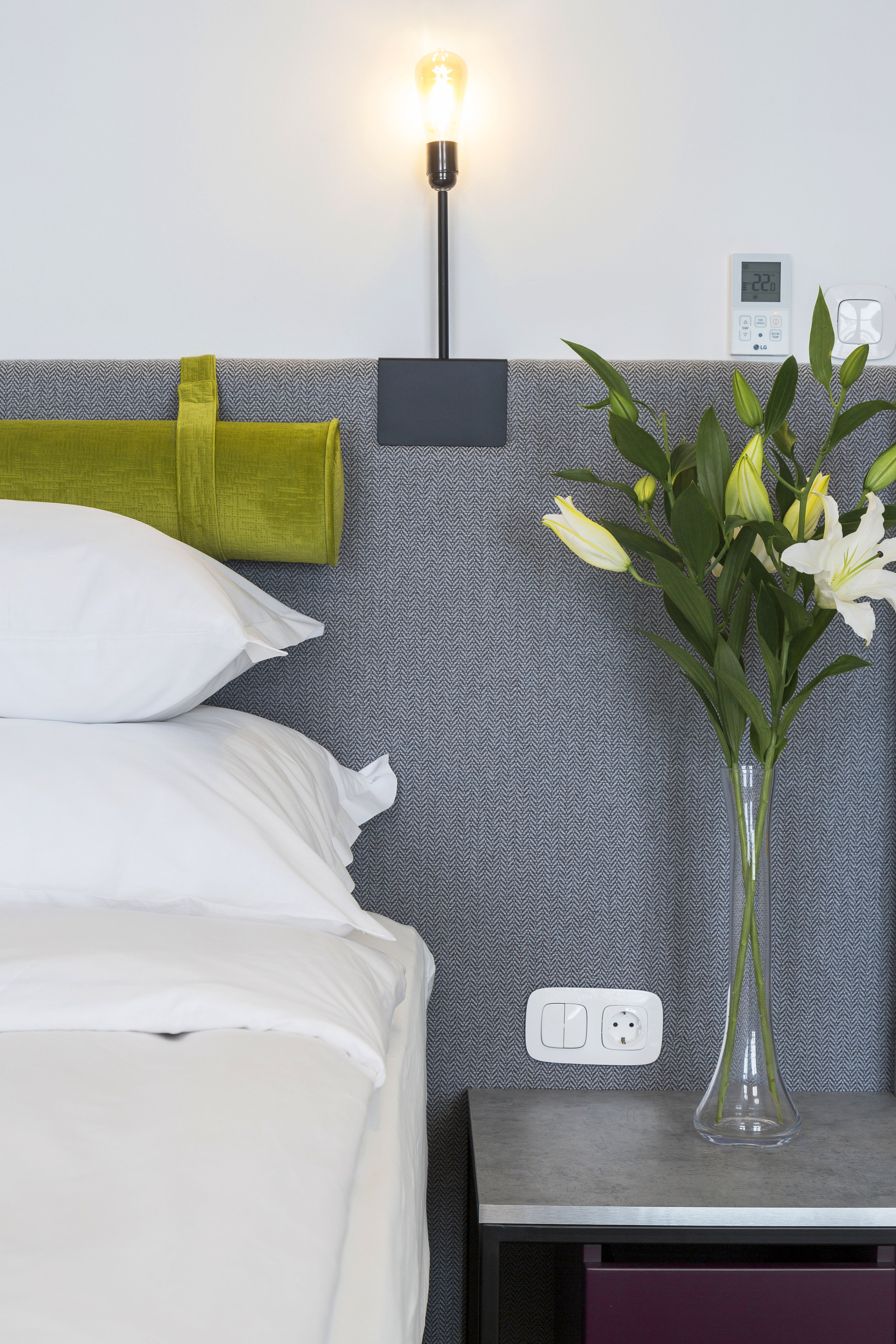 Booking_room_3_plus.jpg