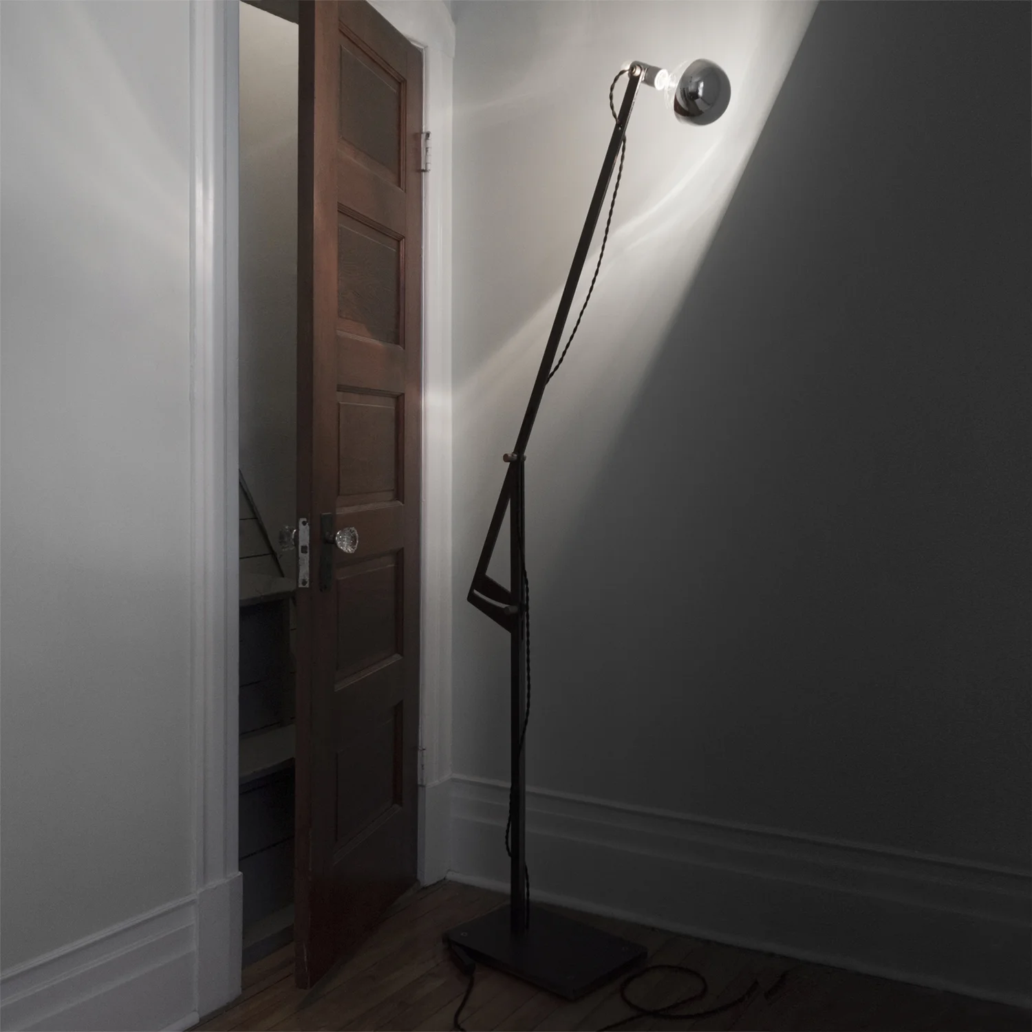LAMPE_escalier_LOW.jpg