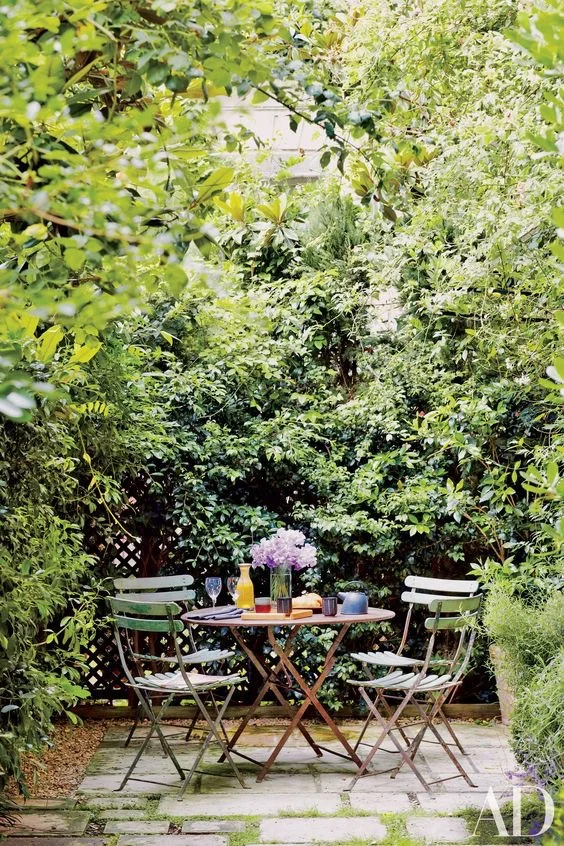 garden-dining.jpg