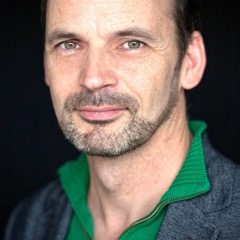 Marc Pantus, bass.