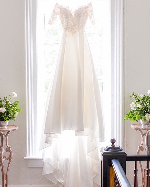 Morning light streams into the upper floor hall that leads to the bride’s dressing rooms. Ahhhh... #KristaJoyPhotography. www.thecumberlandhouse.info
