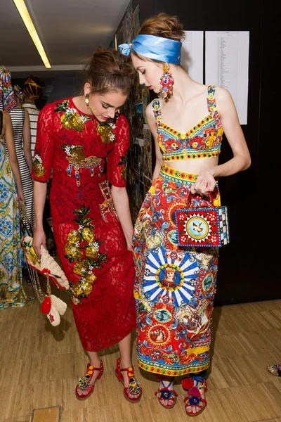Dolce+Gabbana+Spring+2016+Backstage+ey7sc1Vi46fl.jpg