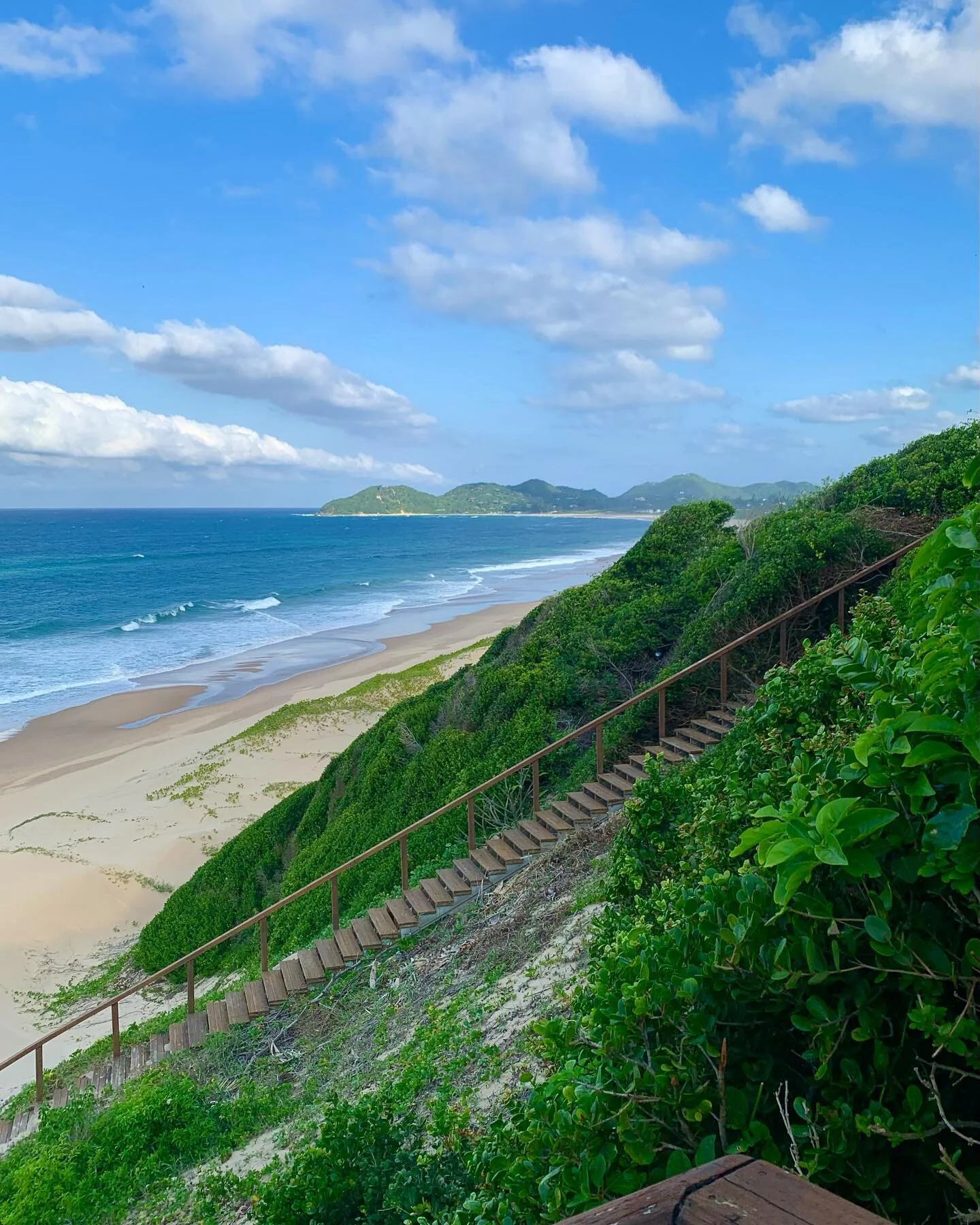 Les Afriques ✨
_______
On our Panafrican agenda 🌍 &bull; 2022
📸 by @archi_atelier_tropical 
_______
#inspiration #seaside #beach #view #design #forms #architect #earth #architecture #interiordesign #pontadooro #architects #interiordesign #minimal #