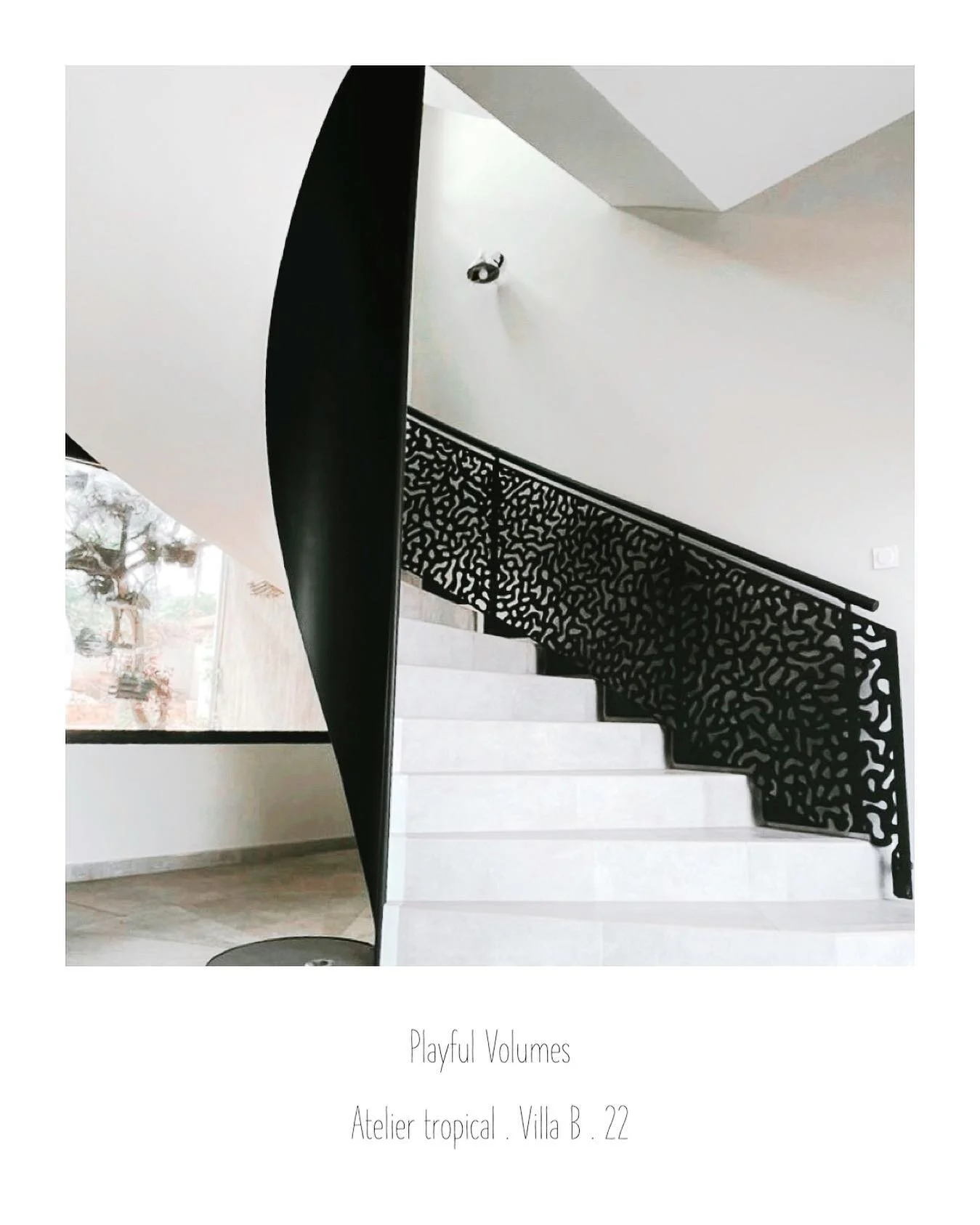 The End 🎈
Villa B @archi_atelier_tropical&bull;2022 🌍
______________
#africa #design #color #environment #buildingsite #railings #architect #architecture #architects #interiordesign #green #africanpattern #inspiration #earth #ateliertropical #archi