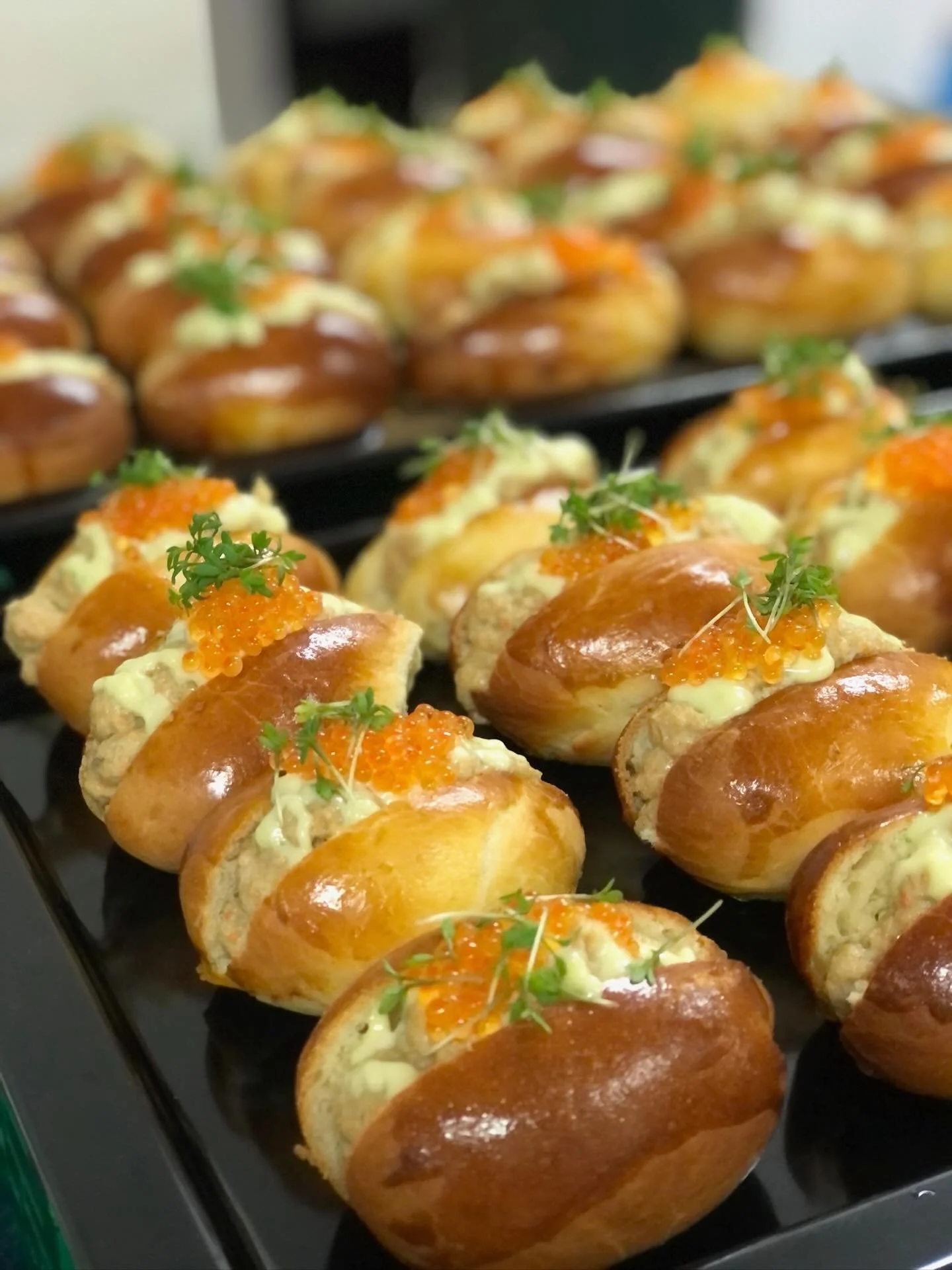 Nytt &aring;r. Nye forventninger.
Vi gleder oss til &aring; dele det som kommer 💫
Noe nytt er p&aring; vei, som er verdt &aring; vente p&aring;!
F&oslash;lg med ✨

#catering #eirikogpedro #norskmat #cateringservice #foodie