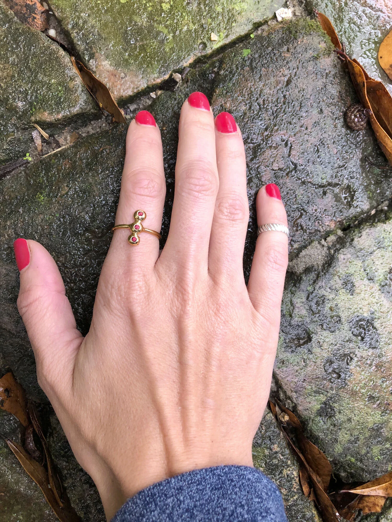 14KGOLD-Garnet-3stone-ring-h.jpg
