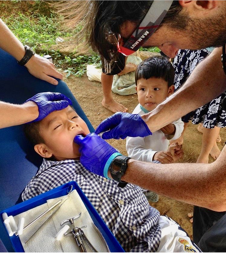  Floating Doctors provides dental care when a dentist is present. Gloves Go Global is happy to support healthy teeth by providing gloves.&nbsp; 