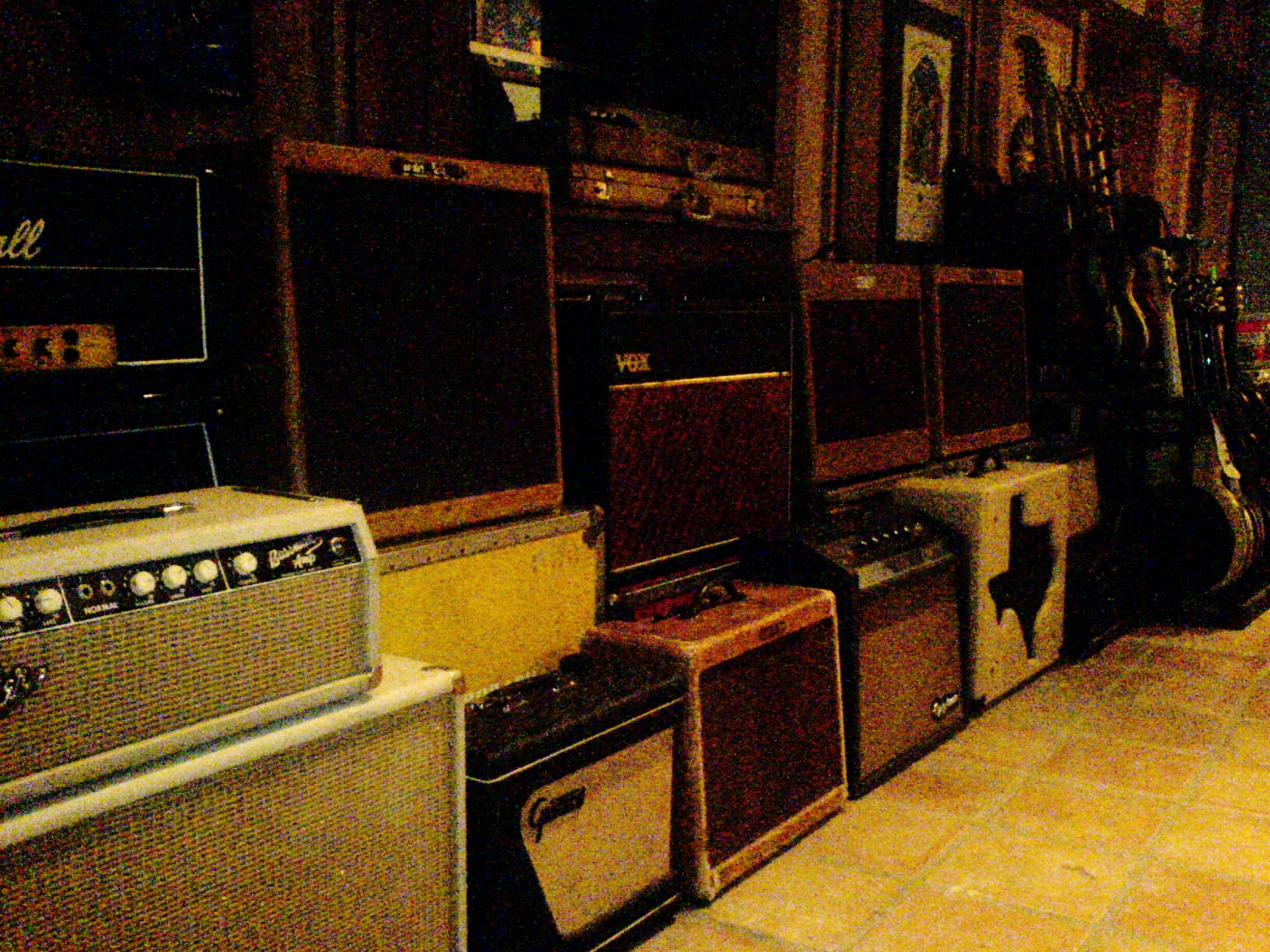 the "ebo Booth" at dockside studio in Maurice, LA (coolest studio on earth), tracking the RANDY ROGERS BAND's self-titled third album (possibly my favorite!).