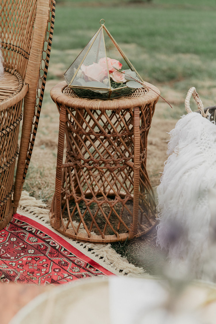 1172 Petit Table Bamboo / Wicker Side Table 1