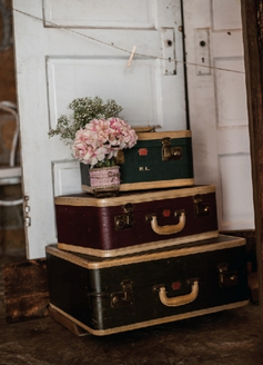 1055 Valise antique / Antique Suitcase 5