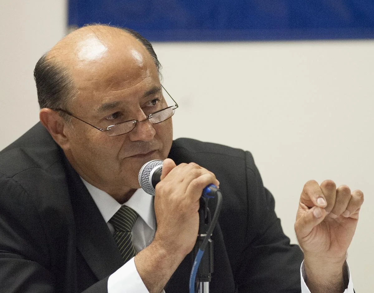 1200 x 940 - 170 dpi