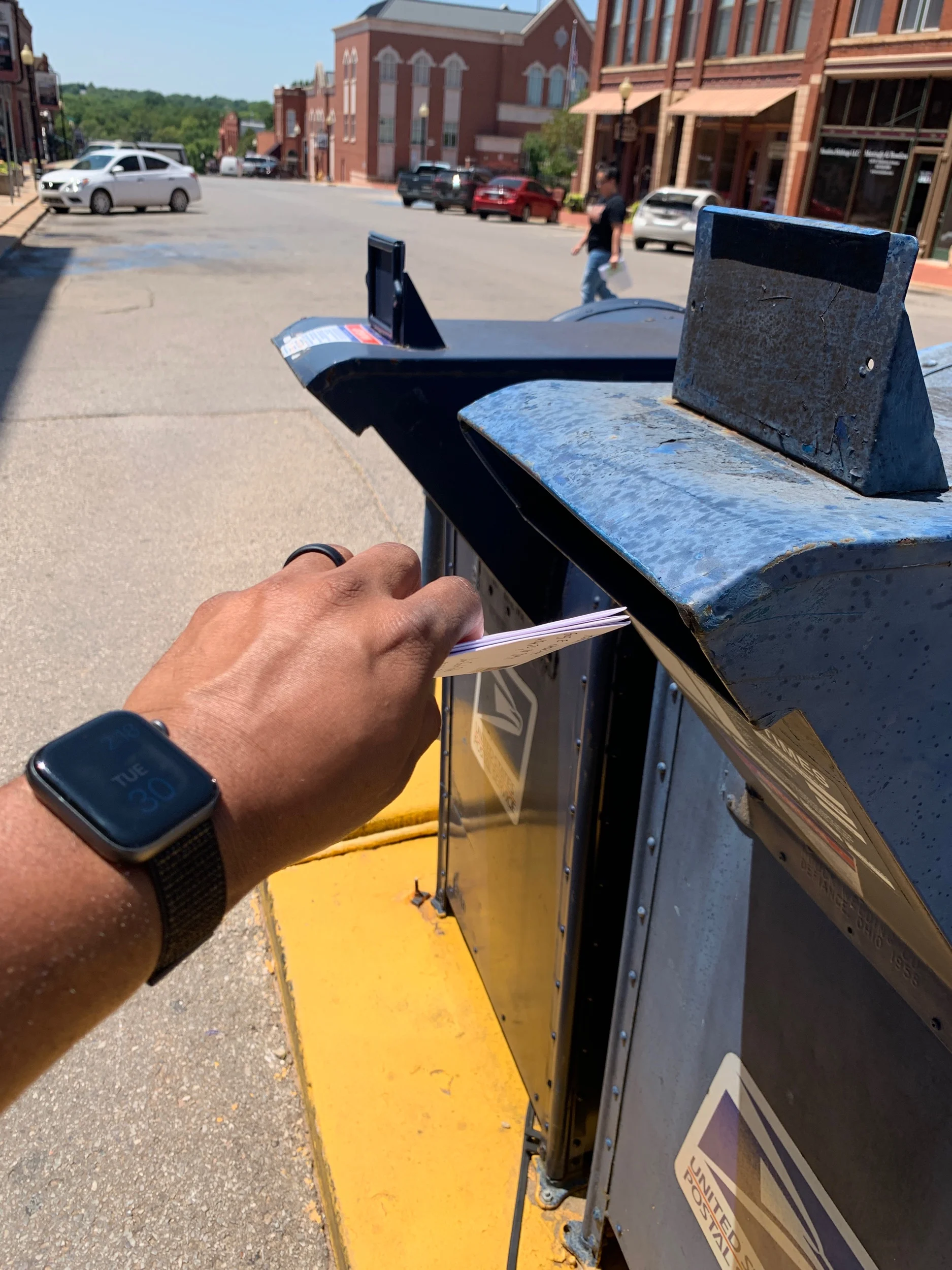 5 people business owners can write notes to