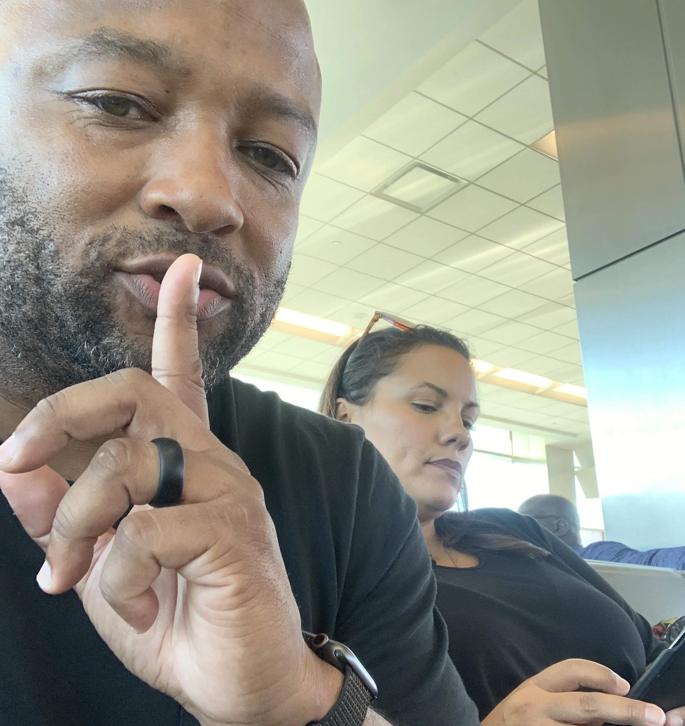 Traveling to Florida and convincing wifey to do a family vlog