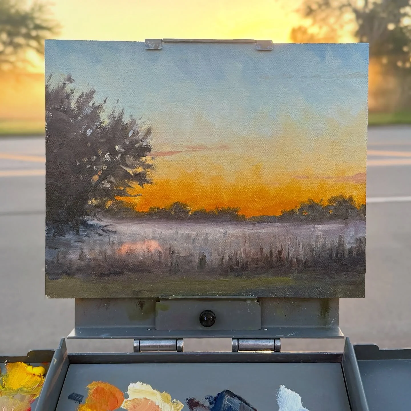 Right place. Right time. The beauty of plein air. 

Had to run and grab some coffee and headache meds from a Kwik Trip before a morning session this week, and as I turned to get back on the road to my originally intended destination, I saw this scene
