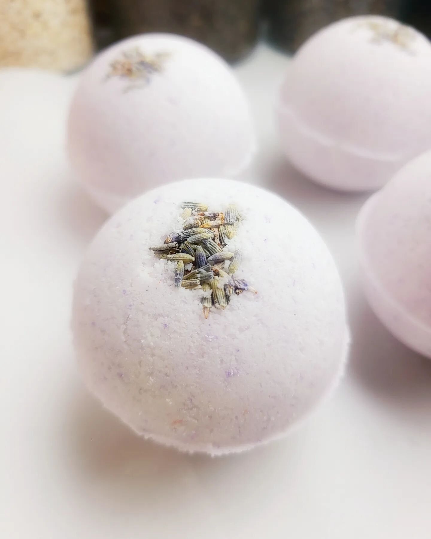 Playing with New Recipes: Bath Bombs 💜

#soapmaking #soapmaker